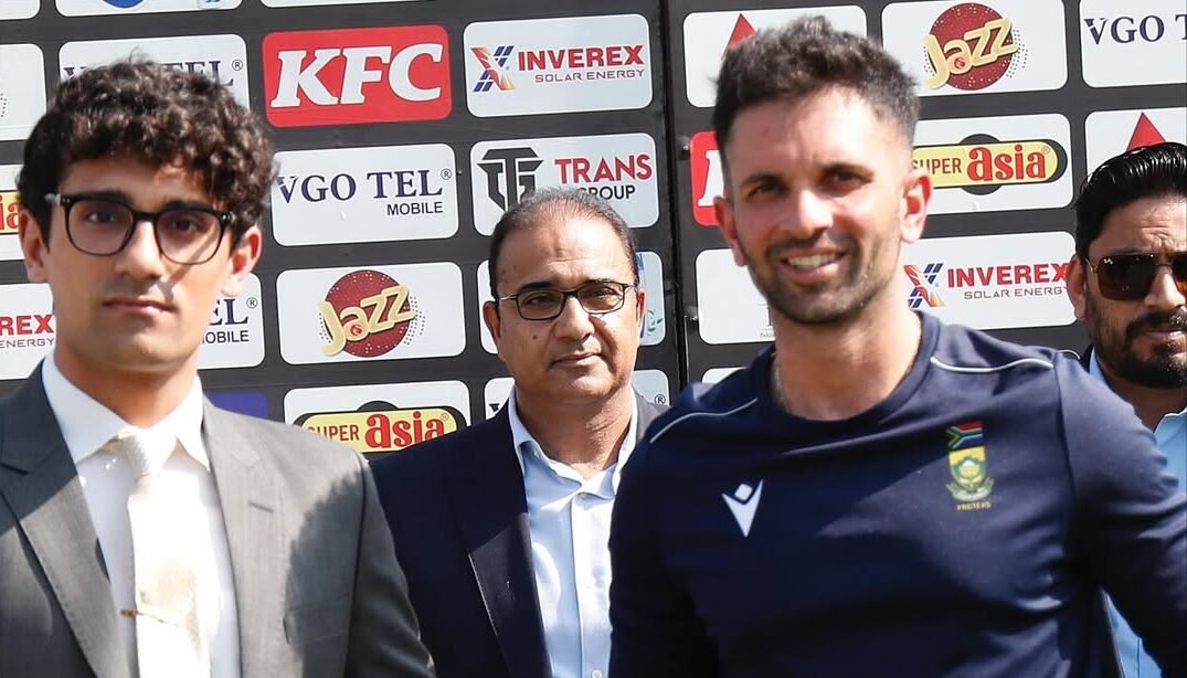 केशव महाराज