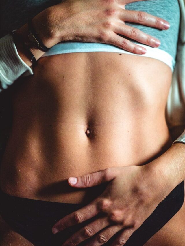 woman wearing black panty