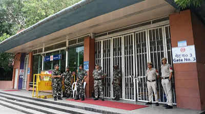 Supreme Court on Delhi Metro Curbs: Centre Asked to Reconsider Restrictions Ahead of CJP Protest